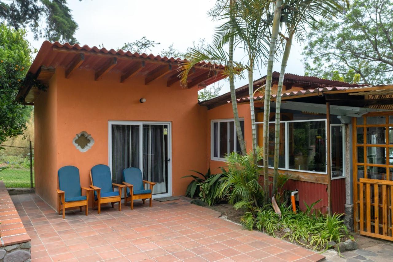 Lake Front Retreat At Los Elementos Santa Cruz La Laguna Extérieur photo