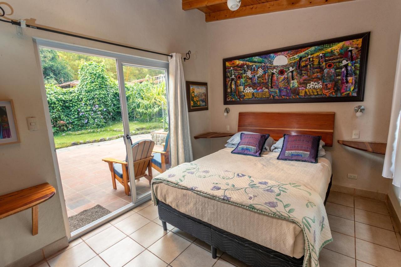Lake Front Retreat At Los Elementos Santa Cruz La Laguna Extérieur photo
